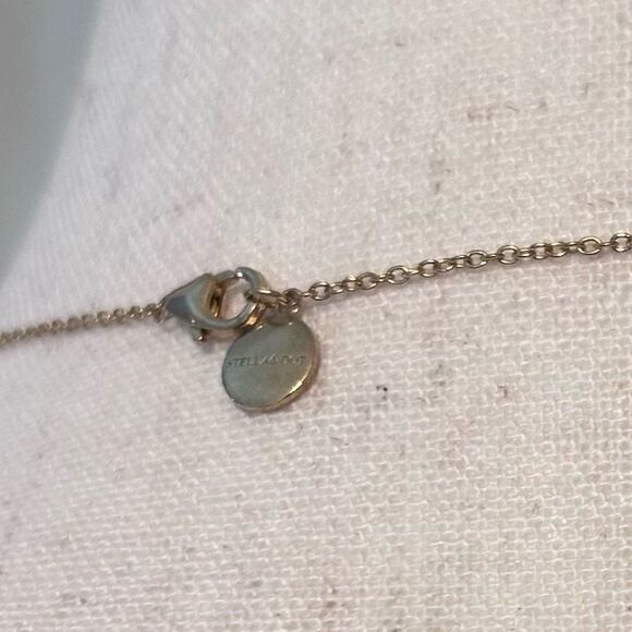 Stella & Dot Gold Heart hammered Necklace EUC - Picture 6 of 6